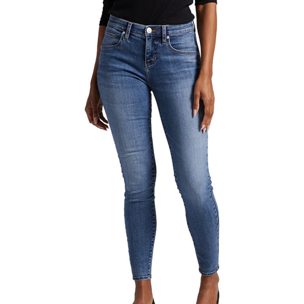 NWT Jag Cecilia Skinny Mid Rise Jean In Sky Blue